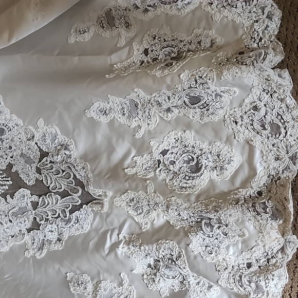 Vintage Victorian beaded satin wedding gown with long train NWT sold as is - Picture 9 of 13